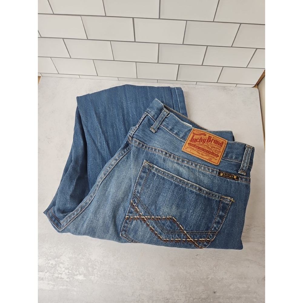 Lucky Brand Jeans Mens 100% Cotton Distressed Med Wash Size 38 X35